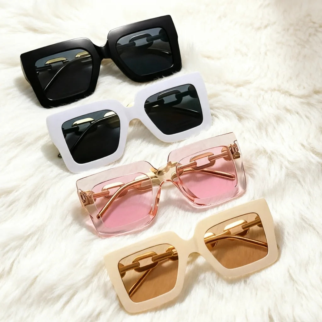 4PCS Retro Chain Sunglasses Set – Square Frame with Metal Chain, UV400 Protection, Fashion for Men & Women, Perfect for Street