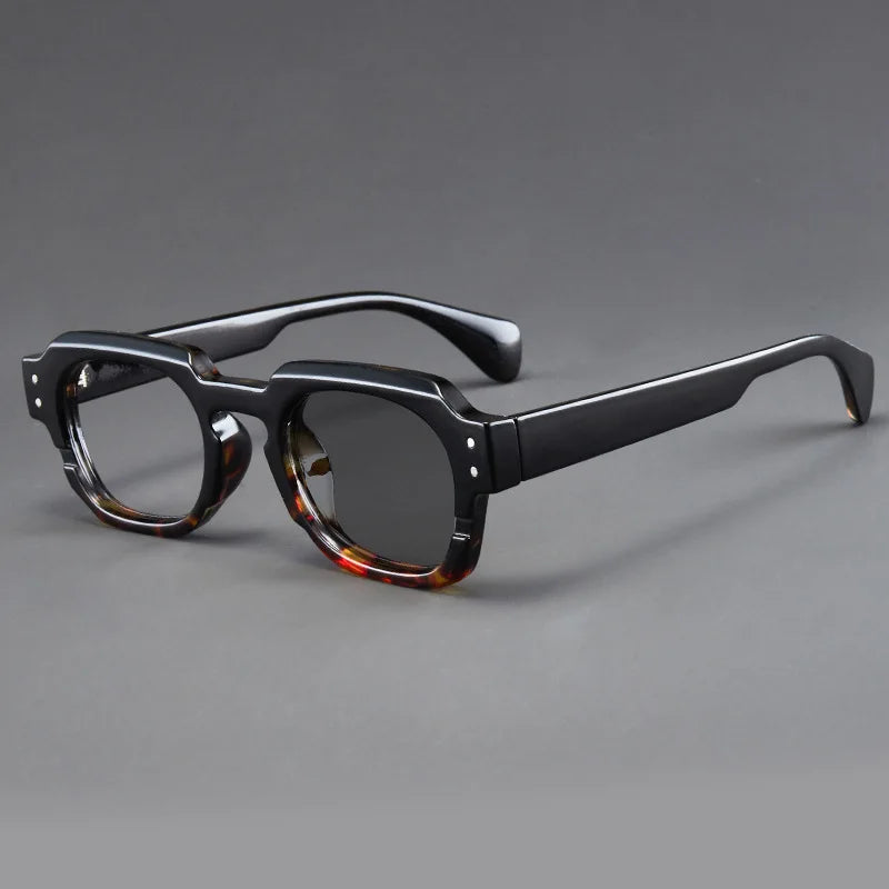 Photochromic Reading Glasses Stylish Oversized Frames Grey-tinted Presbyopia Glasses Trendy Eye Protection for Men and Women