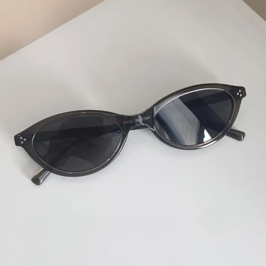 Retro Cat-Eye Foldable Sunglasses Portable Mini Pocket Shades with Case UV400 Protection Vintage Narrow Frame Sun Glasses