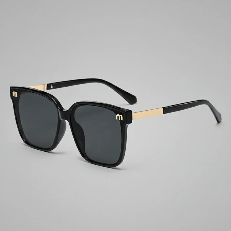 2026 New Fashion Brand Luxury Designer Sunglasses Women Letter Vintage Square Trendy Shades Glasses Elegant Party Top Sunglasses