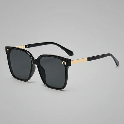 2026 New Fashion Brand Luxury Designer Sunglasses Women Letter Vintage Square Trendy Shades Glasses Elegant Party Top Sunglasses