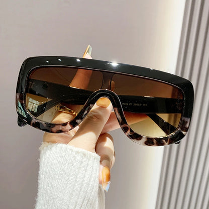 1 pair of new fashion-style glasses with a large frame, suitable for bohemian-colored ladies' glasses with a vacation vibe.