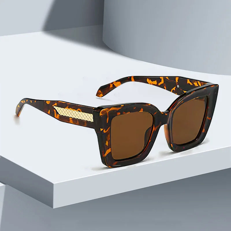 2025 New in Vintage Sunglasses for Women Fashion Square Frame Gradient Sunglasses with Golden Arrows for Women