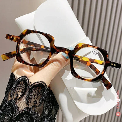 Retro anti-blue light reading glasses for men and women, fashionable square hyperopia glasses, fashionable reading glasses