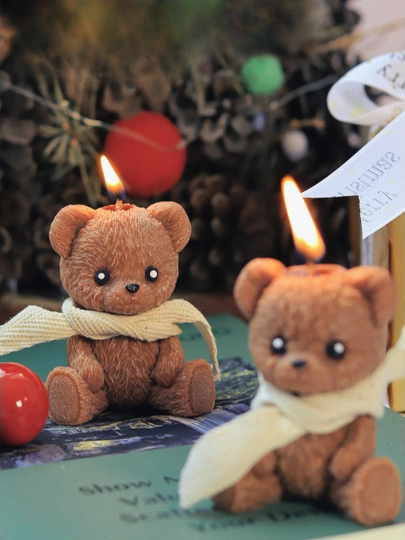 Cute Scarf Teddy Bear Scented Candle，Soy Wax Aromatherapy Candle for home Decor Festival party decoration Birthday Gift