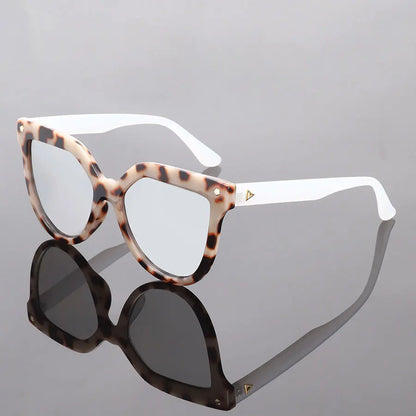 1 piece of fashionable unisex retro square men's and women's classic driving travel rectangular clothing sunglasses, ladies' ret
