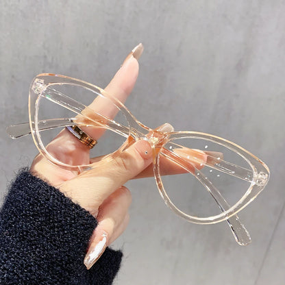 Single-piece glasses with cat-eye design, featuring a fashionable Y2K style, suitable for daily wear and street photography.