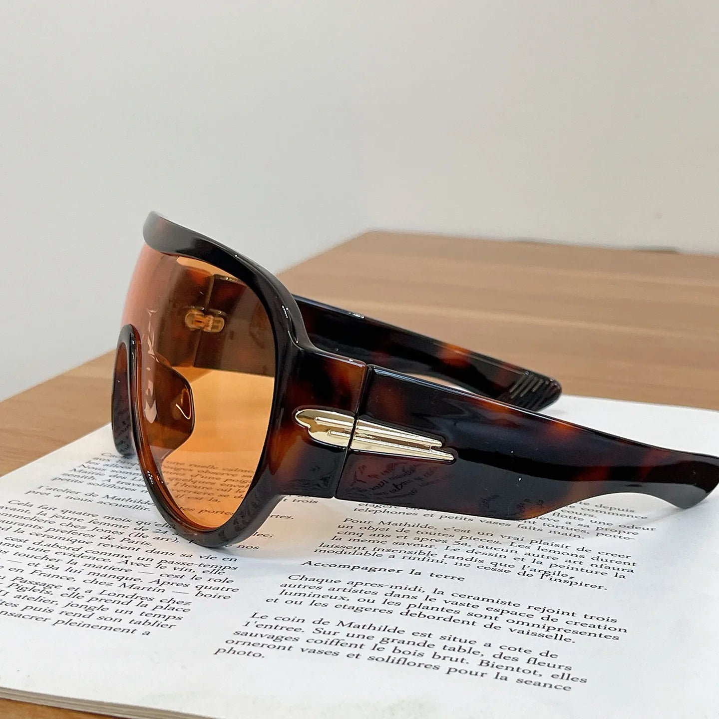 New Fashon Oversized One-piece Shield Sunglasses For Women Men Big Windproof Sports Sun Glasses Men Trendy Shades UV400 Eyewear