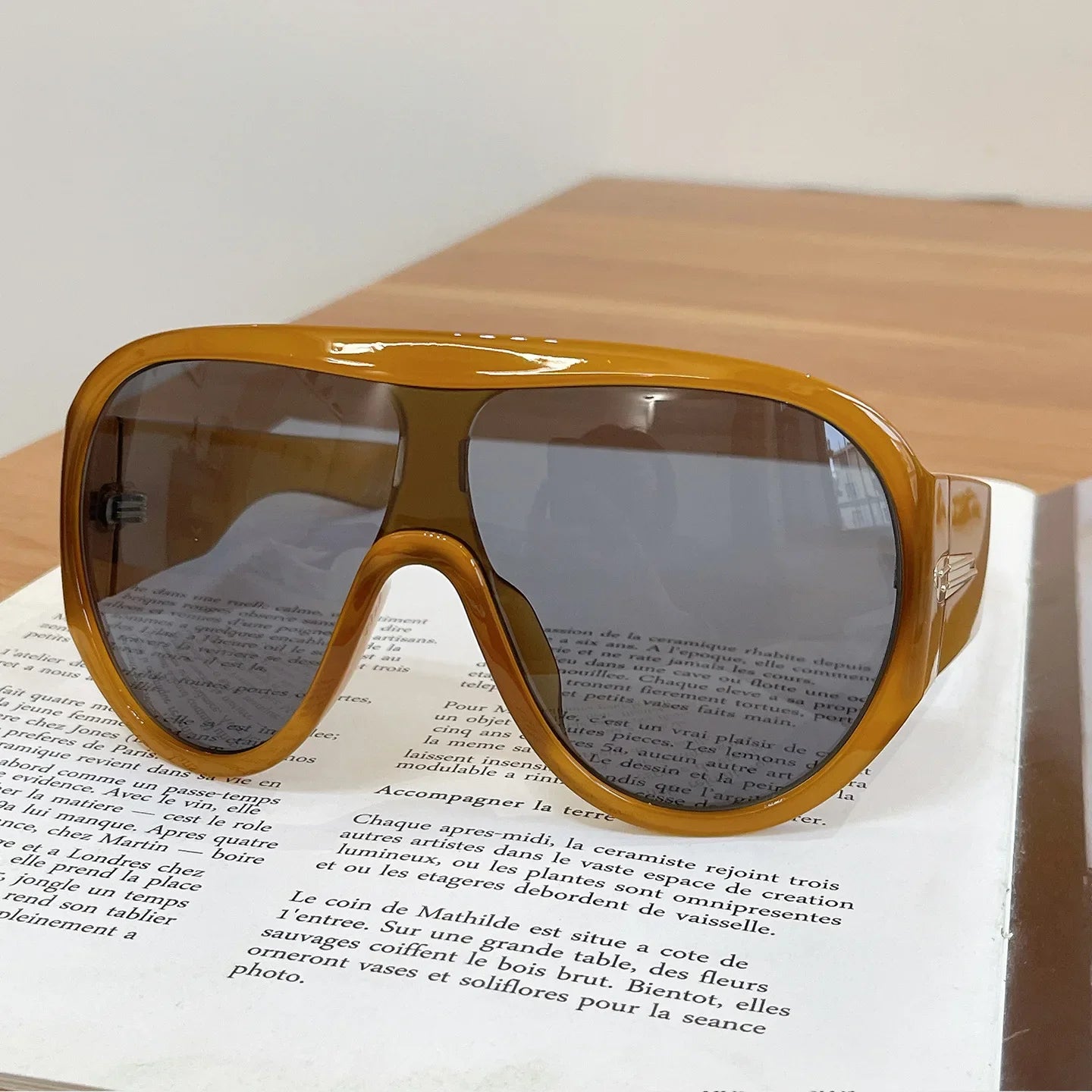 New Fashon Oversized One-piece Shield Sunglasses For Women Men Big Windproof Sports Sun Glasses Men Trendy Shades UV400 Eyewear