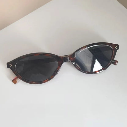 Retro Cat-Eye Foldable Sunglasses Portable Mini Pocket Shades with Case UV400 Protection Vintage Narrow Frame Sun Glasses