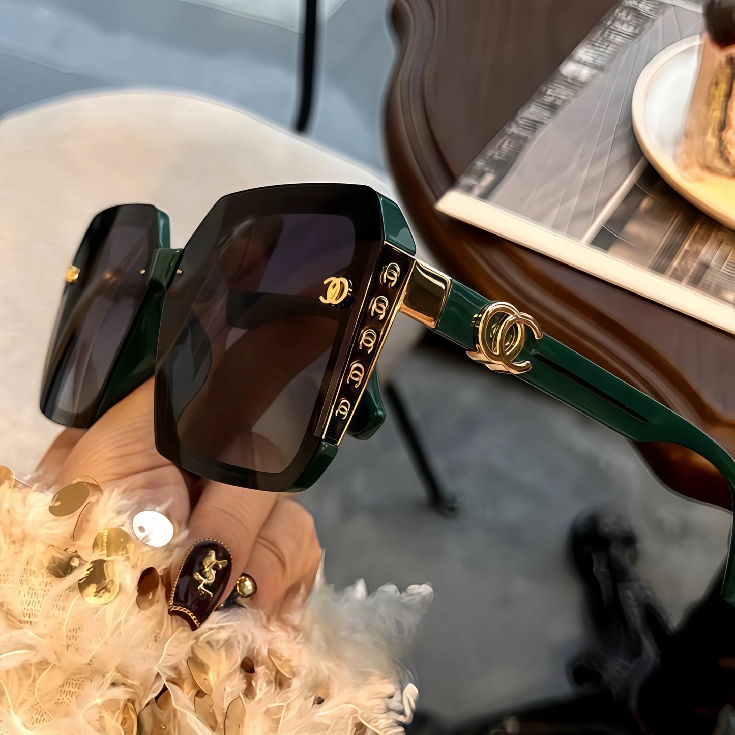 1 Pair of Classic and Fashionable Sunglasses, Personalized Uv Protection Sunglasses, Women's Polarized Sunglasses (with Leather Case), a Gift for Elders and Girlfriends