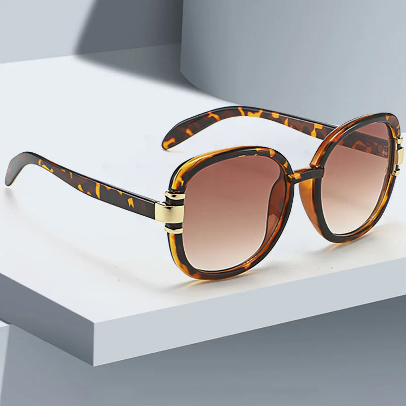 New In 2025 Sunglasses for Women Modern Fashion Purple Orange Gradient Decorative Glasses Transparent Plastic Frame Metal