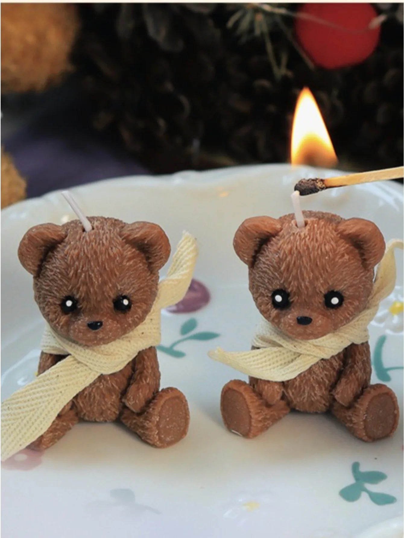 Cute Scarf Teddy Bear Scented Candle，Soy Wax Aromatherapy Candle for home Decor Festival party decoration Birthday Gift