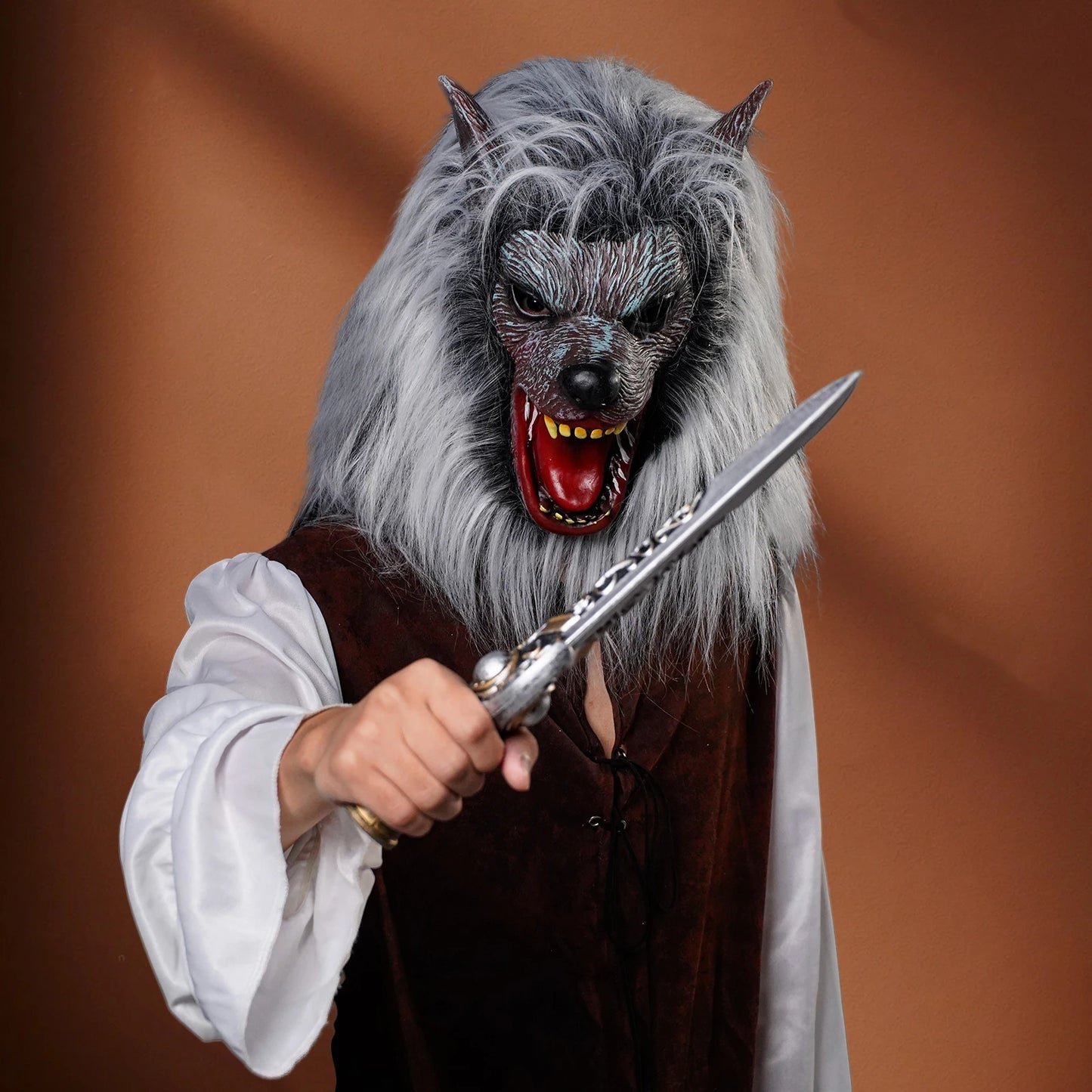 1pc Wolf Head Mask - Latex material Suitable for role-playing Stage performance, holiday party and Halloween costume trick props