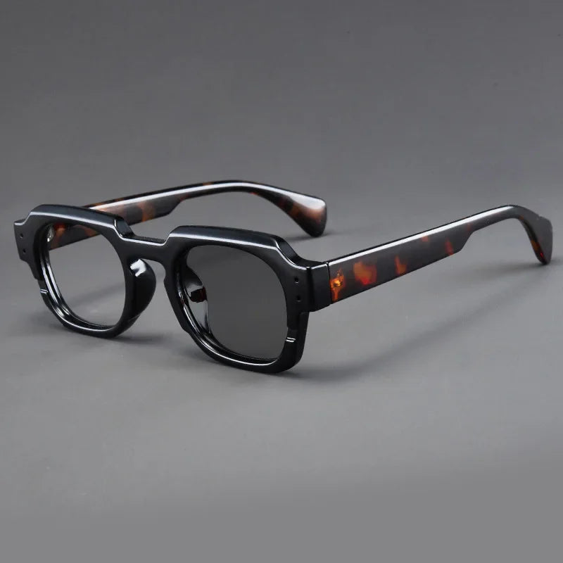 Photochromic Reading Glasses Stylish Oversized Frames Grey-tinted Presbyopia Glasses Trendy Eye Protection for Men and Women