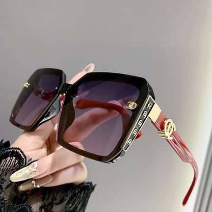 1 Pair of Classic and Fashionable Sunglasses, Personalized Uv Protection Sunglasses, Women's Polarized Sunglasses (with Leather Case), a Gift for Elders and Girlfriends