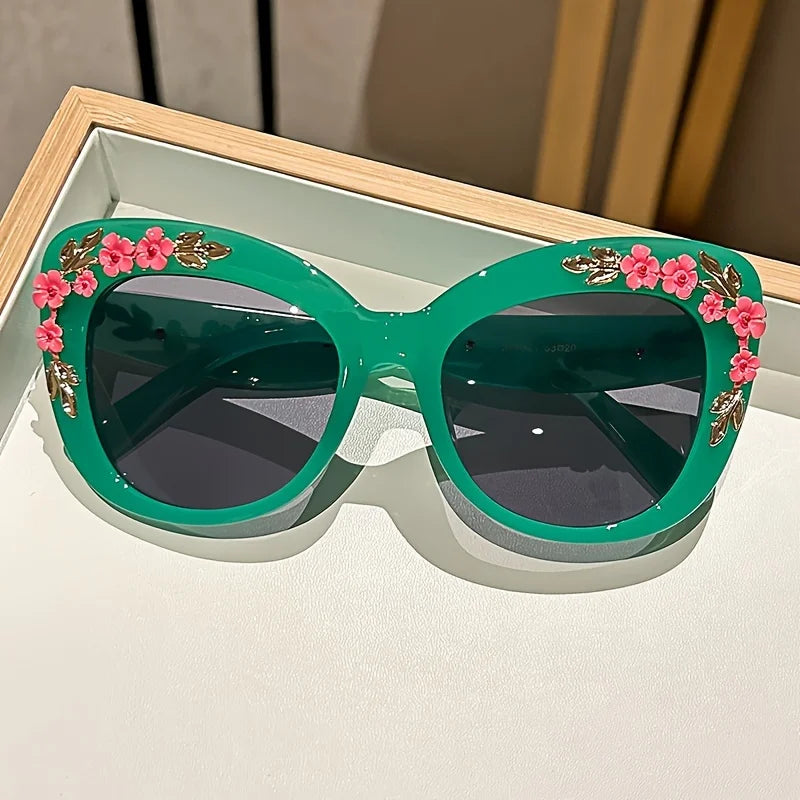1pc Elegant Cat Eye Glasses for Women, Floral Camellia Design, Anti-Reflective PC Lens, Plastic Frame, Fashionable Beach Eyewear