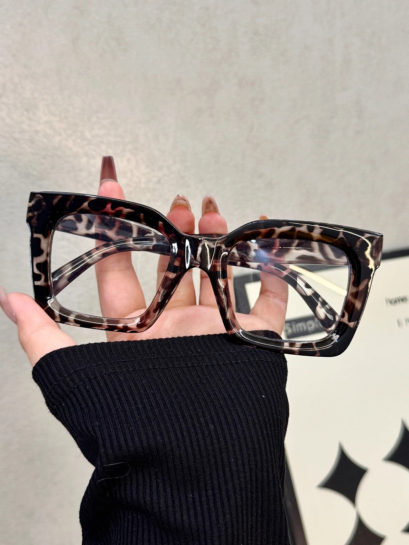 1Pc Women's Square Frame Tortoiseshell Color Glasses Transparent Lens Simple Classic Style Suitable for Daily Travel Photography