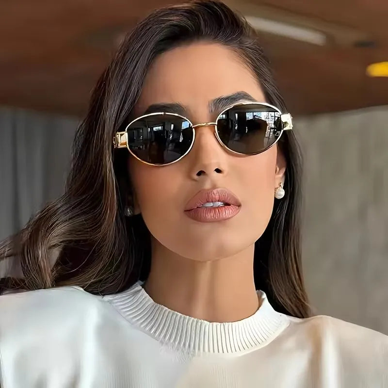 Oval Metal Thin-Frame Sunglasses with Black Textured Temple Tips & Double Bridge Design – Gradient Dark Gray Lenses
