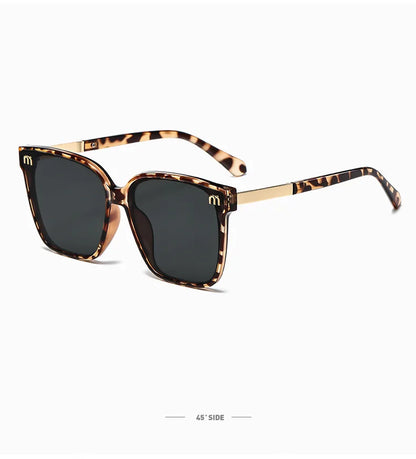 2026 New Fashion Brand Luxury Designer Sunglasses Women Letter Vintage Square Trendy Shades Glasses Elegant Party Top Sunglasses