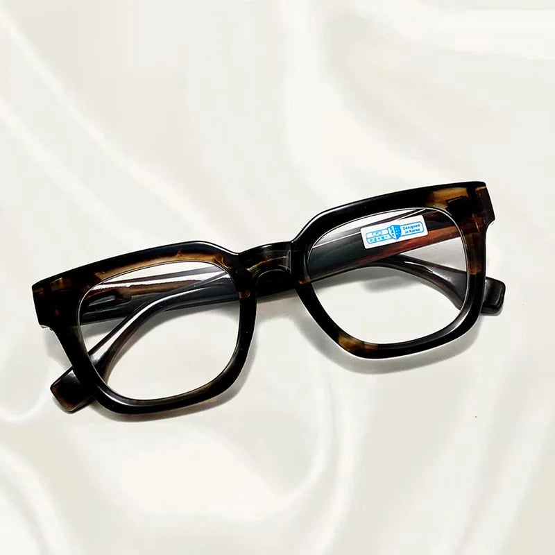 Men Vintage Square Reading Glasses Trendy Casual Ultra-light Presbyopia Eyeglasses Women Fashion Elegant High-definition Eyewear