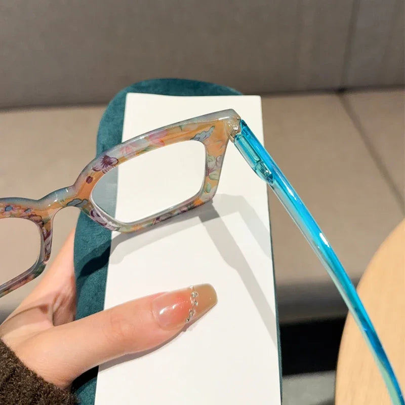 New Fashionable Large Frame Reading Glasses with Spring Legs Multi-colour Anti-blue Light Presbyopia Glasses for Men and Women