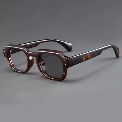 Photochromic Reading Glasses Stylish Oversized Frames Grey-tinted Presbyopia Glasses Trendy Eye Protection for Men and Women
