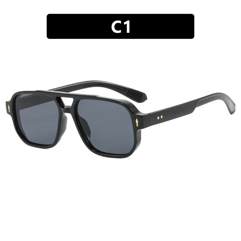 New Fashion Square Women Men Sunglasses Retro Rivets Women Brand Designer Shades UV400 Sun Glasses Gafas De Sol