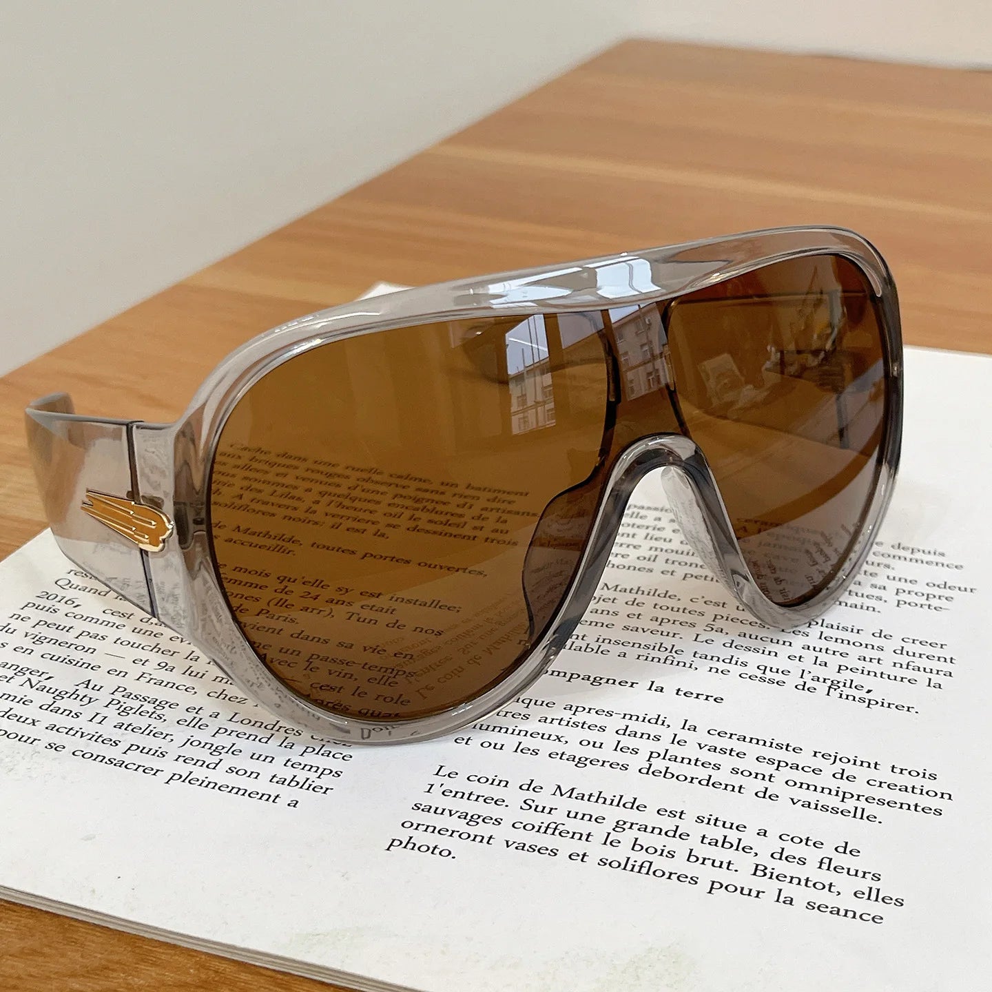 New Fashon Oversized One-piece Shield Sunglasses For Women Men Big Windproof Sports Sun Glasses Men Trendy Shades UV400 Eyewear
