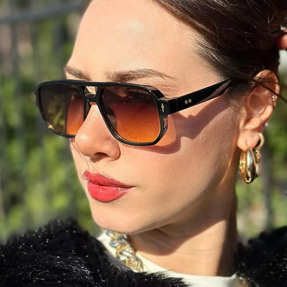New Fashion Square Women Men Sunglasses Retro Rivets Women Brand Designer Shades UV400 Sun Glasses Gafas De Sol