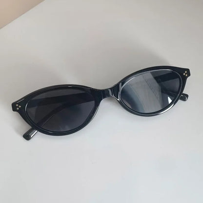 Retro Cat-Eye Foldable Sunglasses Portable Mini Pocket Shades with Case UV400 Protection Vintage Narrow Frame Sun Glasses