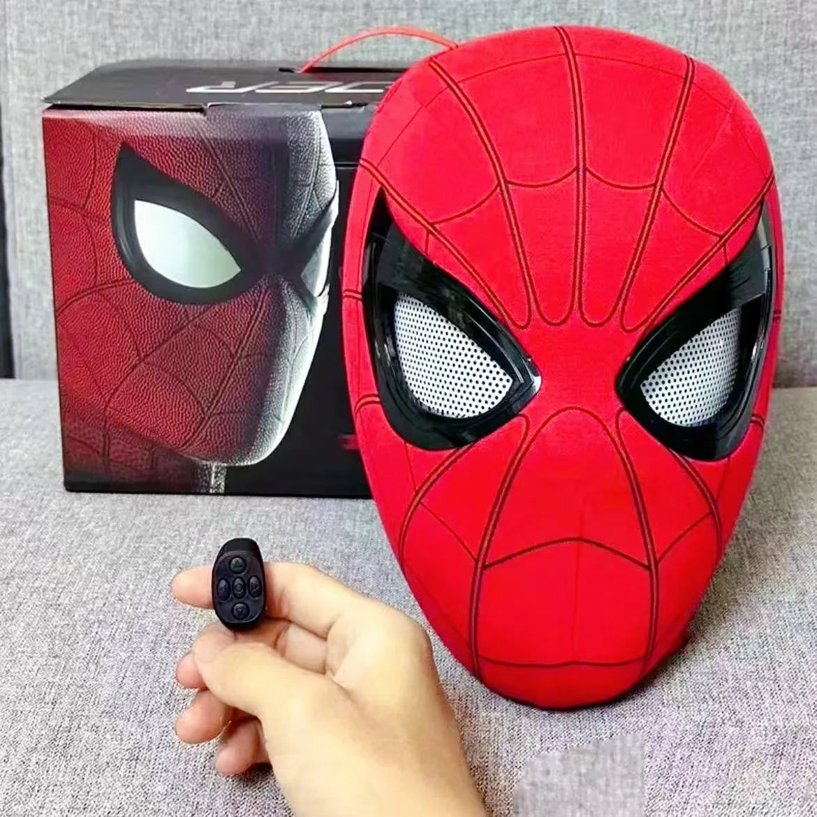 Spider Man headgear eyes movable electric blinking luminous extraordinary mask Wan Christmas cos helmet