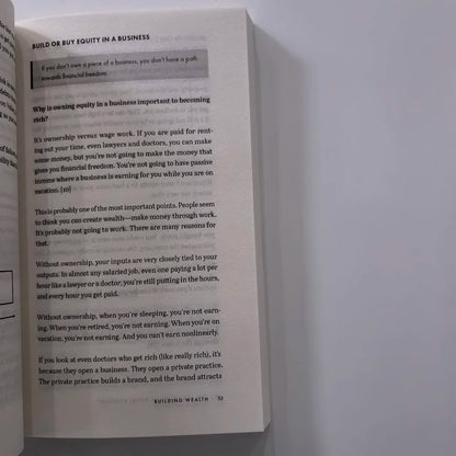 The Almanack of Naval Ravikant: A Guid To Wealth And Happiness English Books