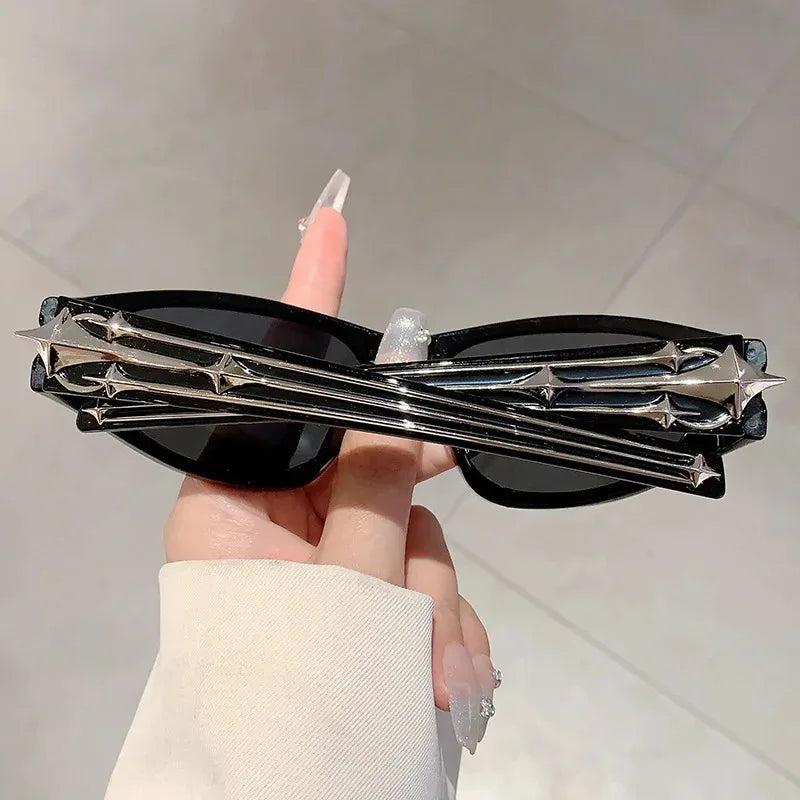 Y2K Fashion Cat Eye Sunglasses Women Men Luxury Brand Design Sun Glasses Popular Punk Hip Hop Rivet Star Eyeglasses Shades UV400