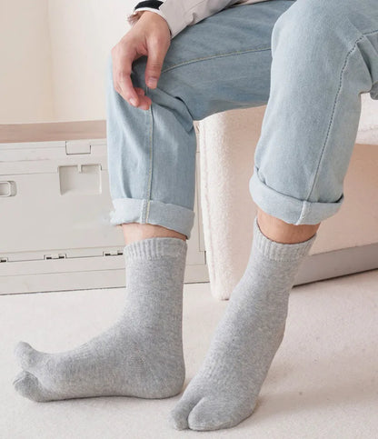 Autumn Winter Thicken 2 Finger Socks For Men Solid Color Business Flip Flops Split Toe Socks Thermal Middle Tube Cotton Socks