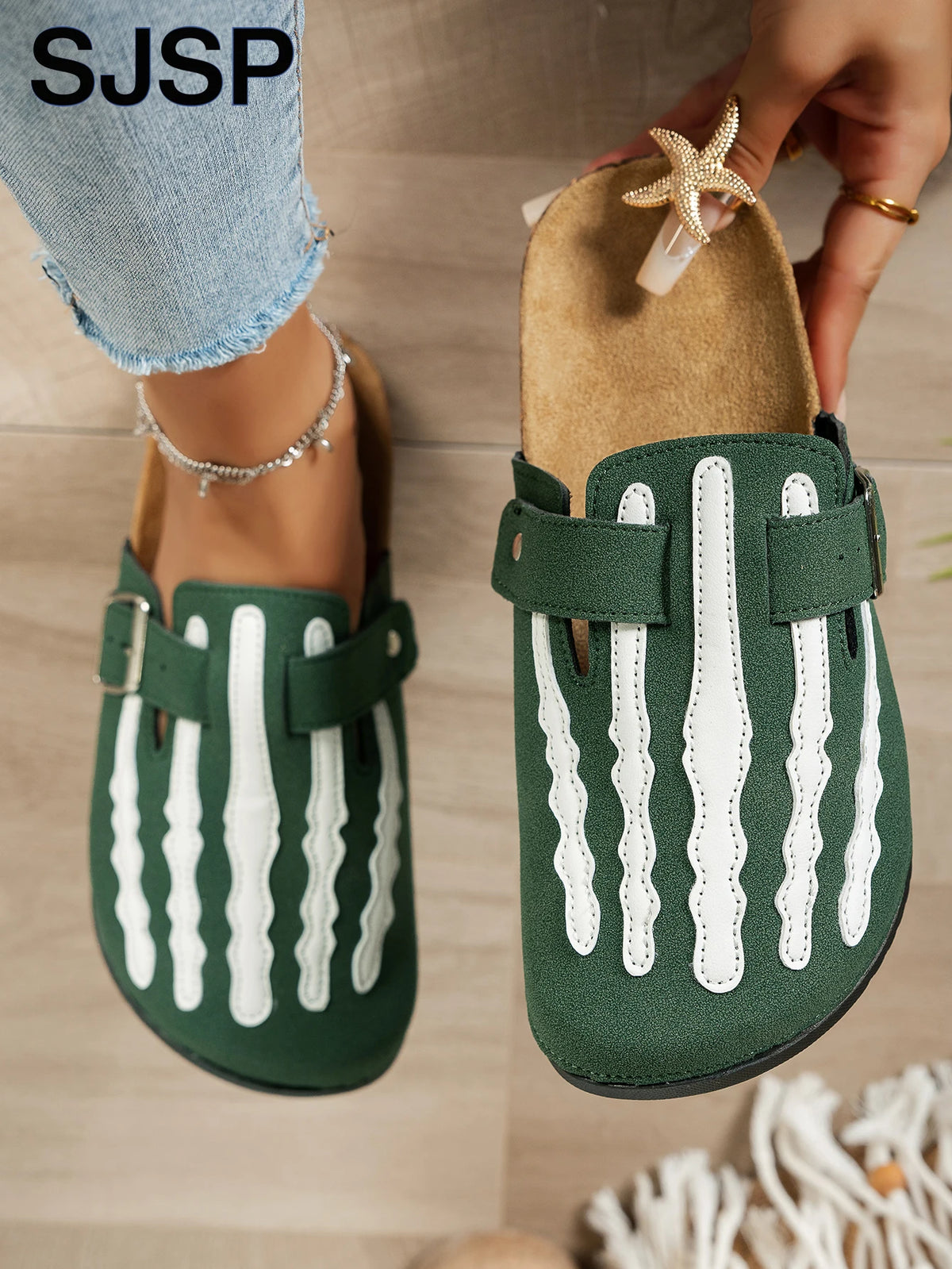 Women's New Half-Slip Halloween Trendy Skeleton Print Slip-On Design Sandals, Closed-Toe Low-Top Buckle Strap Casual Slippers, Suitable for Indoor and Outdoor Wear, Spring, Summer, and Autumn, Unique Street Style Minimalist D