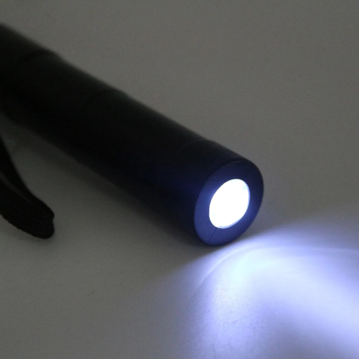 LED Illuminated Umbrella, Glittering Umbrella with Flashlight Handle, Adult, Men and Women