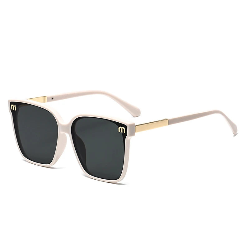 2026 New Fashion Brand Luxury Designer Sunglasses Women Letter Vintage Square Trendy Shades Glasses Elegant Party Top Sunglasses