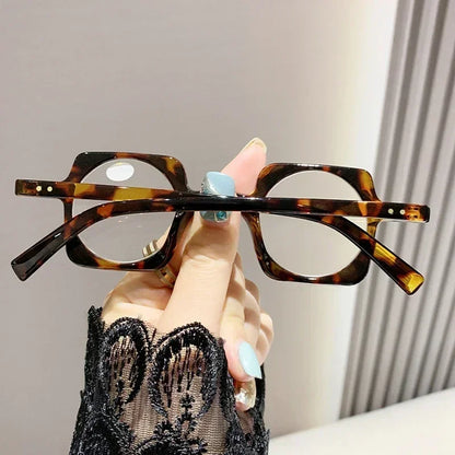 Retro anti-blue light reading glasses for men and women, fashionable square hyperopia glasses, fashionable reading glasses